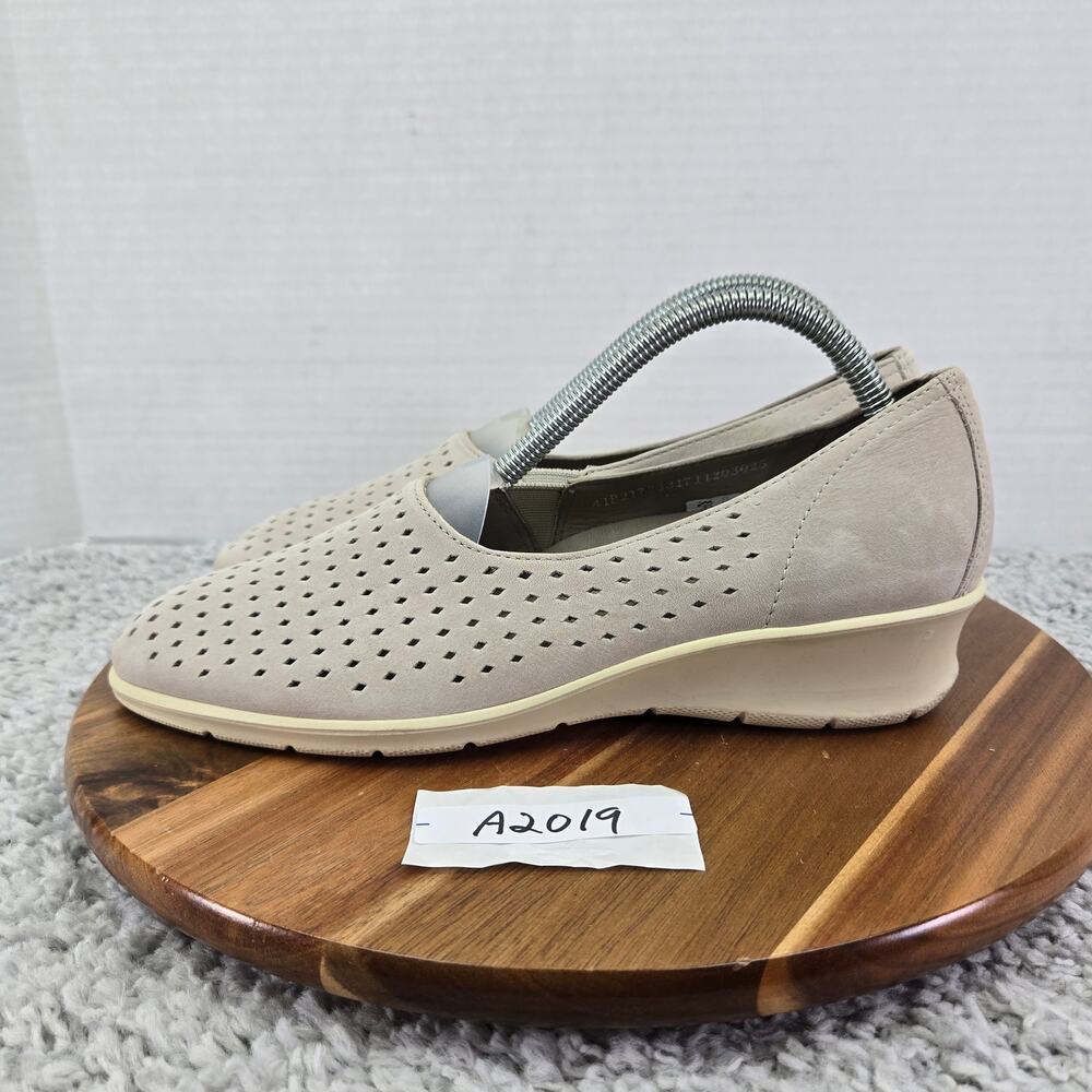 Ecco Women 41 Felicia Gray Perforated Leather Daily Slip On Mini Wedge Flat Shoe